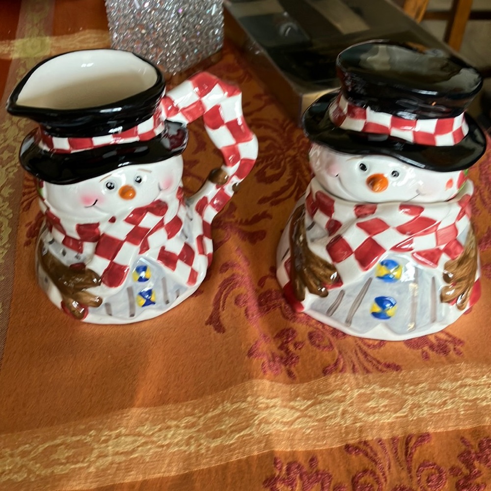 EUC sugar and creamer for holidays made by World Bazaar